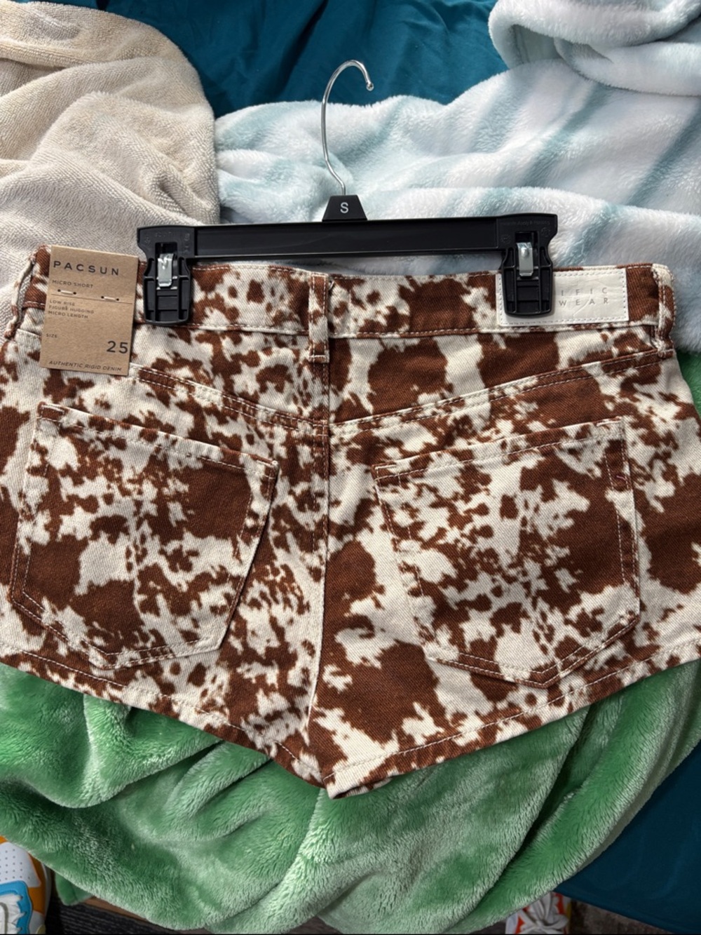 NWT!! PacSun Brown and White Cow-Print Denim Shorts - Picture 4 of 4